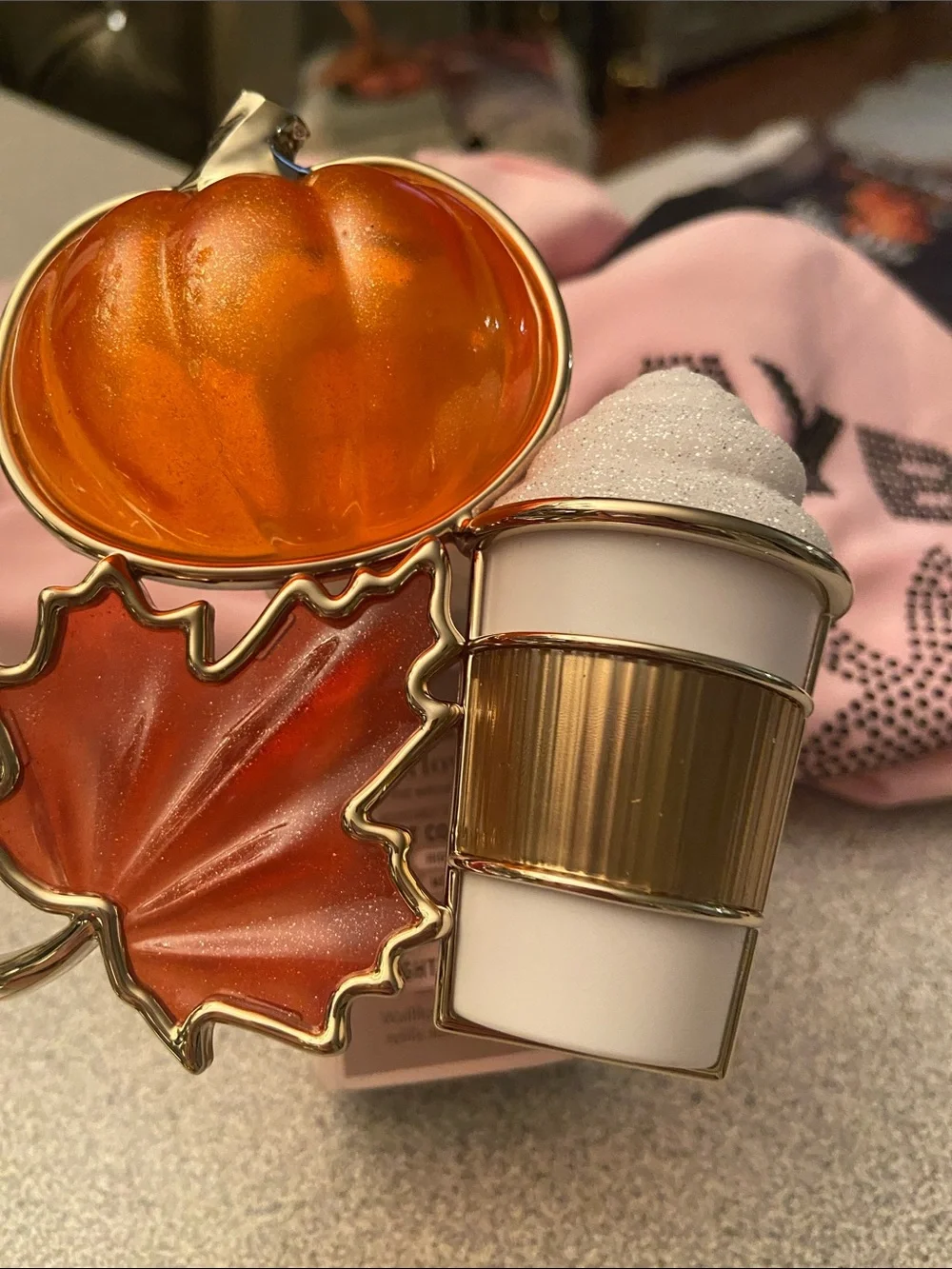Seasonal Orange Leaf & Pumpkin light up wallflower